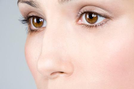 如何避免切開雙眼皮手術后留下疤痕?